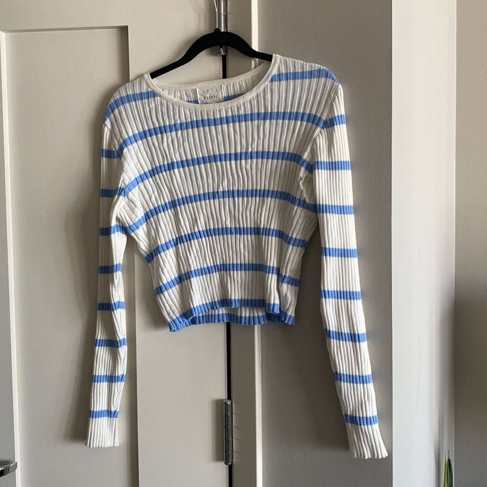 Blue striped crop top long sleeve